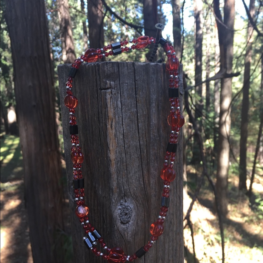 Wrist bling , magnetized string of red glass beads - Picture 3 of 11